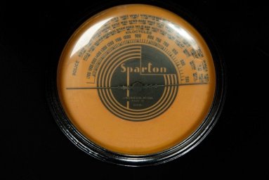 Радиоприёмник Ebony Sparton, модель 517-B.