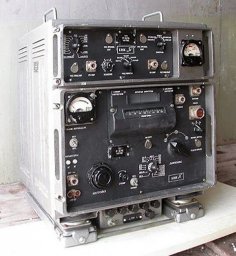 Радиоприёмник для Военно-морского флота Р-676 «Глубина» Радиоприёмник для Военно-морского флота Р-676 «Глубина»