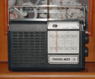 «Гиала-407» портативный радиоприёмник. «Гиала-407» портативный радиоприёмник.