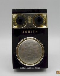 Портативный радиоприёмник «Zenith Royal 500». Портативный радиоприёмник «Zenith Royal 500».